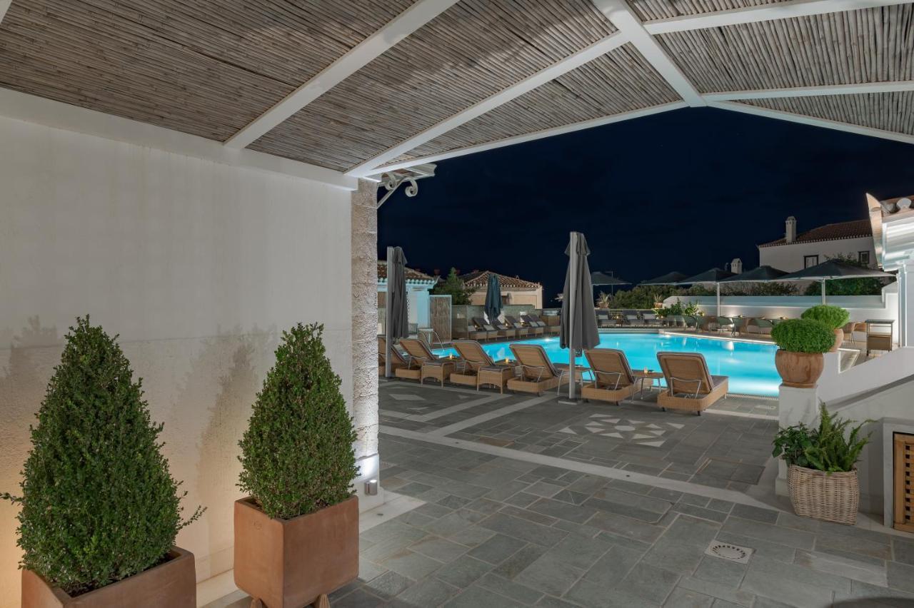 Zoe'S Club Aparthotel Spetses Town ภายนอก รูปภาพ