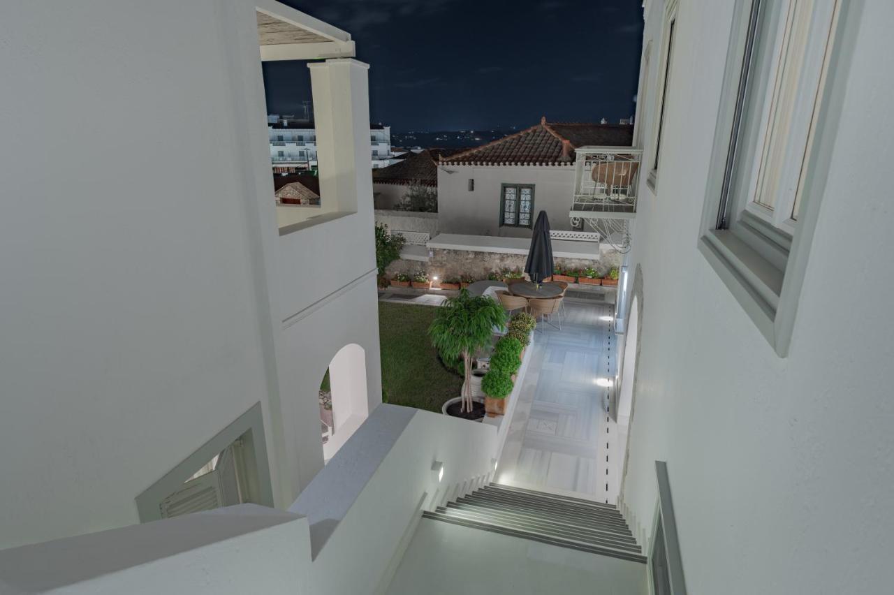 Zoe'S Club Aparthotel Spetses Town ภายนอก รูปภาพ