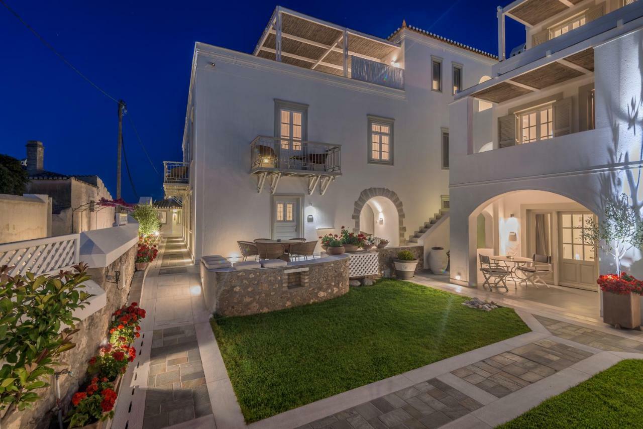 Zoe'S Club Aparthotel Spetses Town ภายนอก รูปภาพ